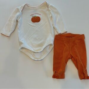 Cute pumpkin outfit 0-3 month